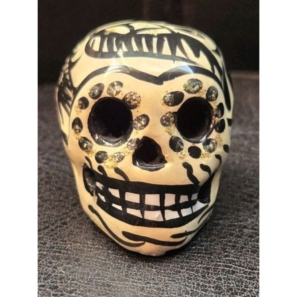Mexican Ceramic? Sugar Skull Figurine Day of the Dead Folk Art White Black 1.25"